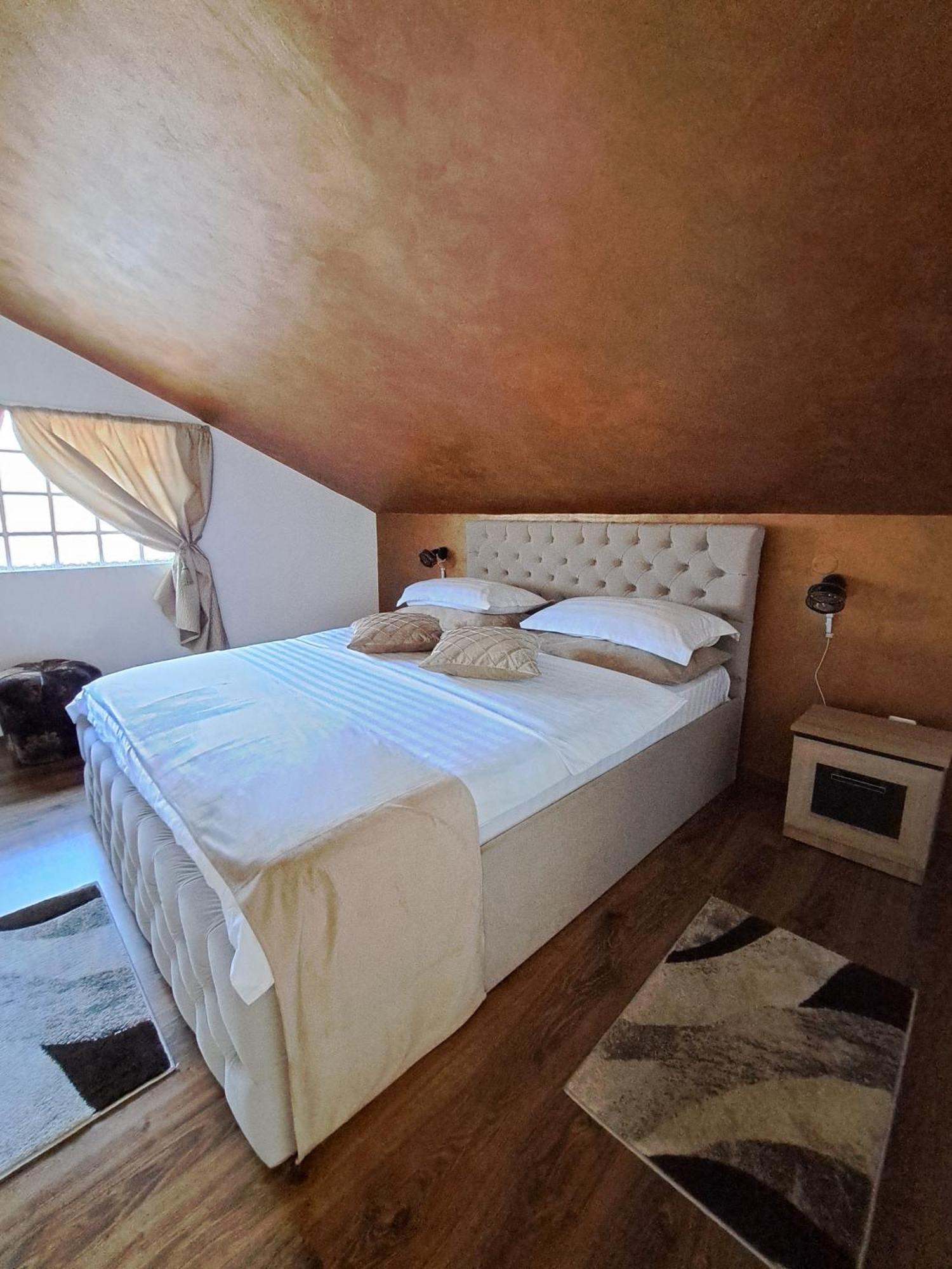 Shelby Accommodation -Adult Only- Sinaia Exterior photo