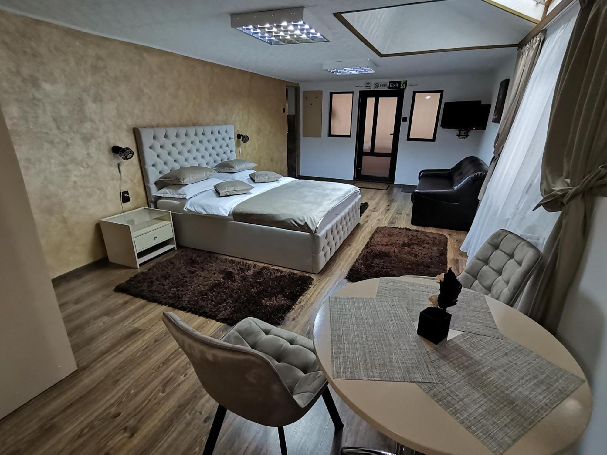 Shelby Accommodation -Adult Only- Sinaia Exterior photo
